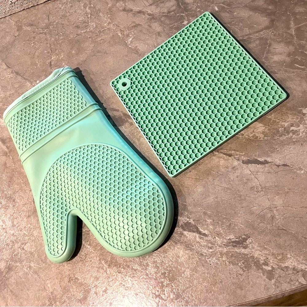 Gorilla Grip Oven Mitt Set